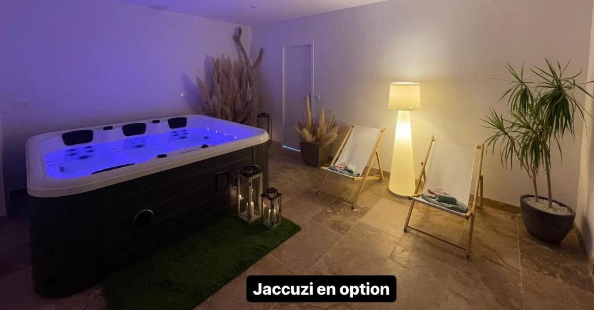 La Nuit Etoilee Aparthotel แซ็ง-มาร์ตอง-เดอ-ครูว์ ภายนอก รูปภาพ